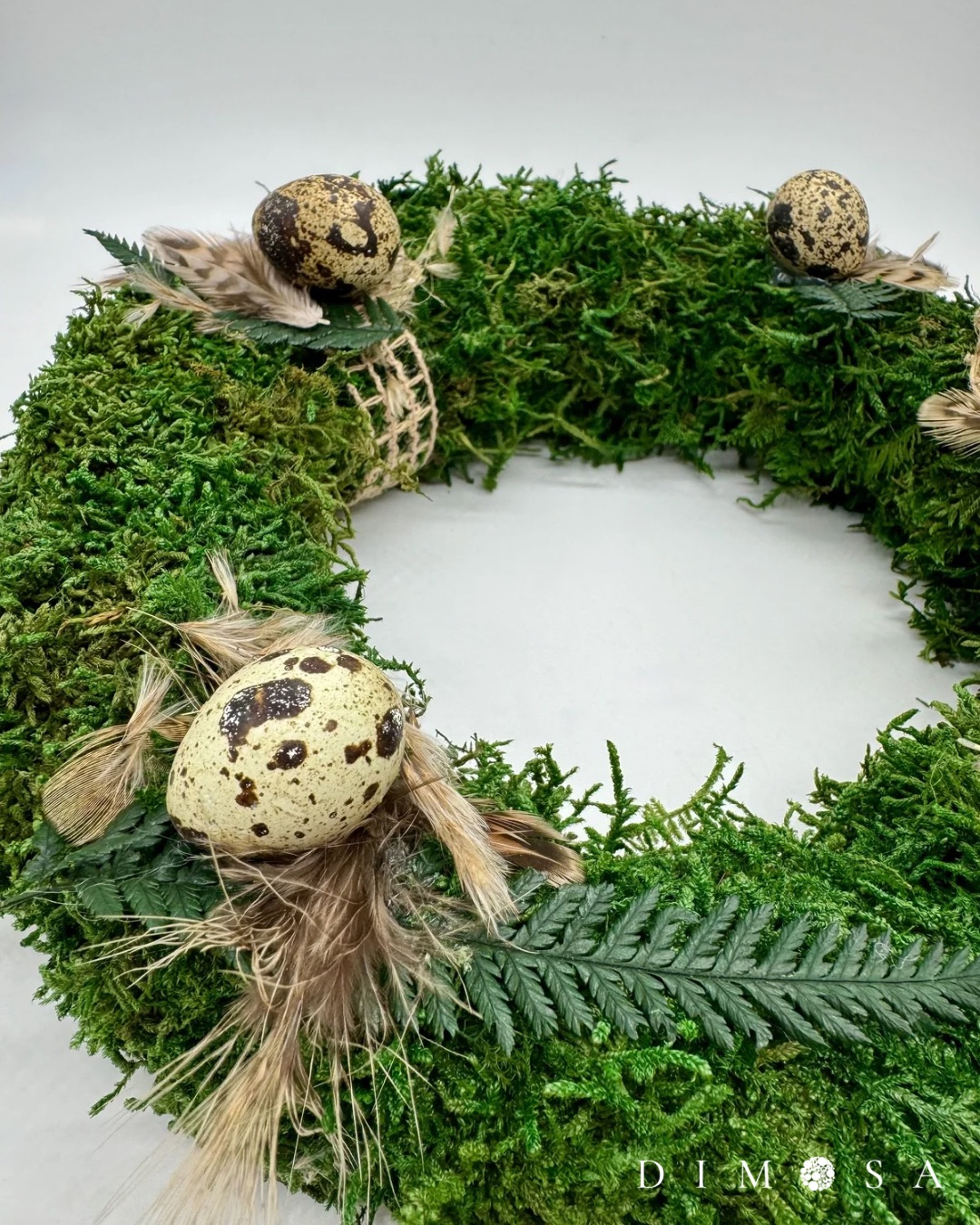 "Mooskranz mit Wachteleiern"