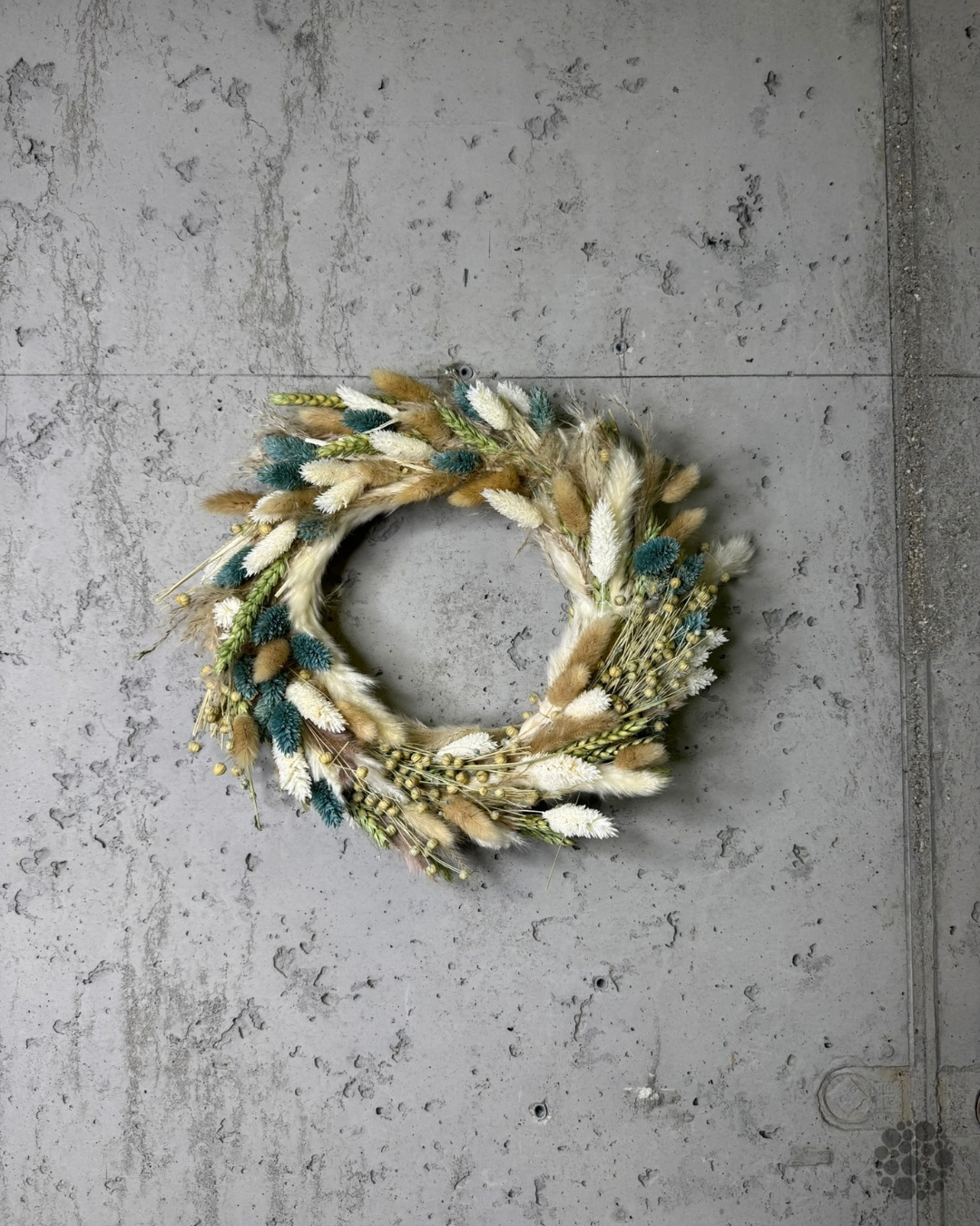 LAGOON WREATH – vista frontale su sfondo grigio, diametro: circa 300 mm