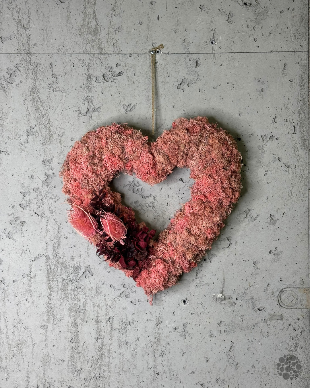 ROSE HEART – Cuore di lichene con fiori secchi