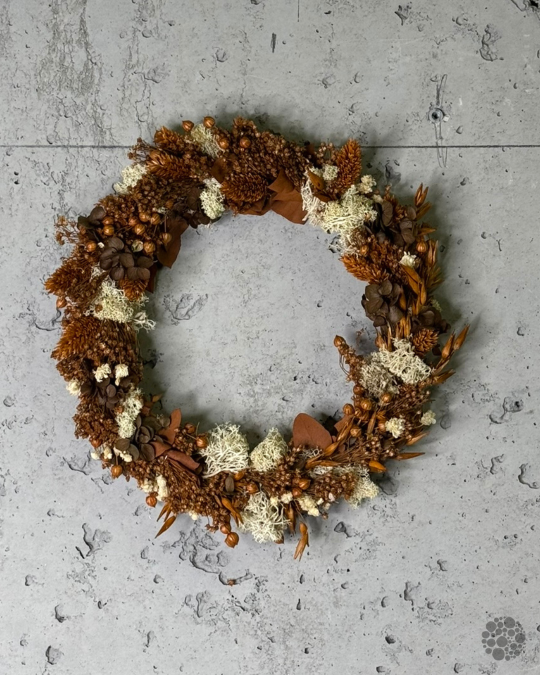 AMBER WREATH PETIT – Ghirlanda di fiori secchi con lichene